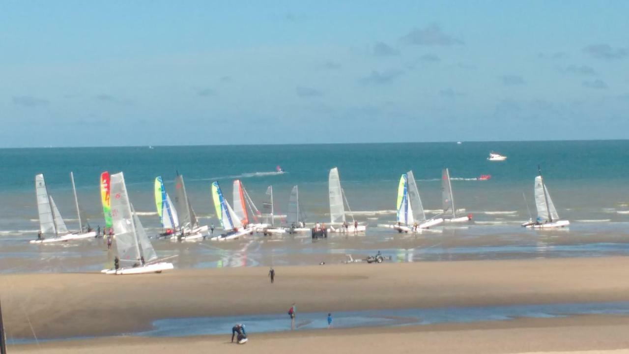 Malibu Beach Koksijde Esterno foto